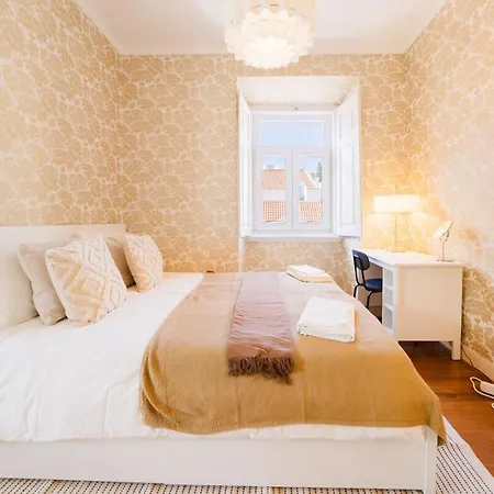 Luxurious 4-Bedroom Apartment Lisboa