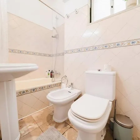 Luxurious 4-Bedroom Apartment Lisboa