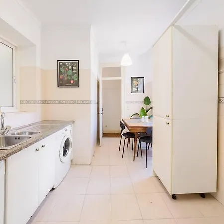 Luxurious 4-Bedroom Apartment Apartamento *