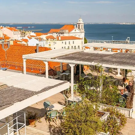 Luxurious 4-Bedroom Apartment Daire